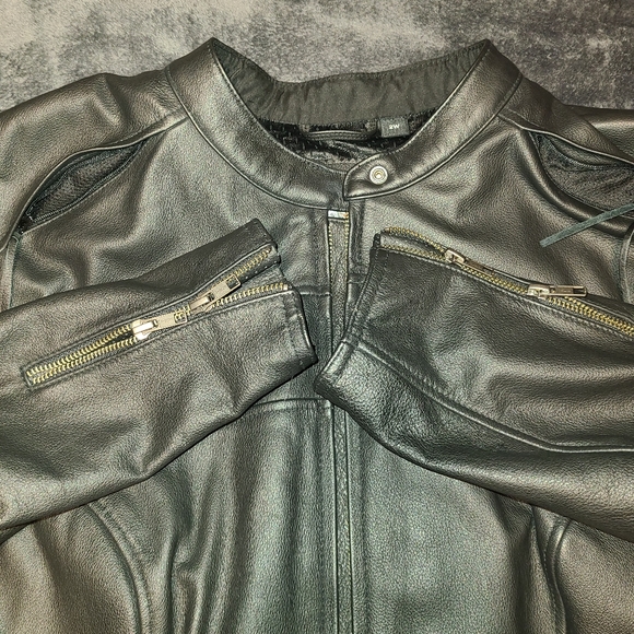 Women's Black Leather Harley Jacket, Size 2W - Picture 2 of 5